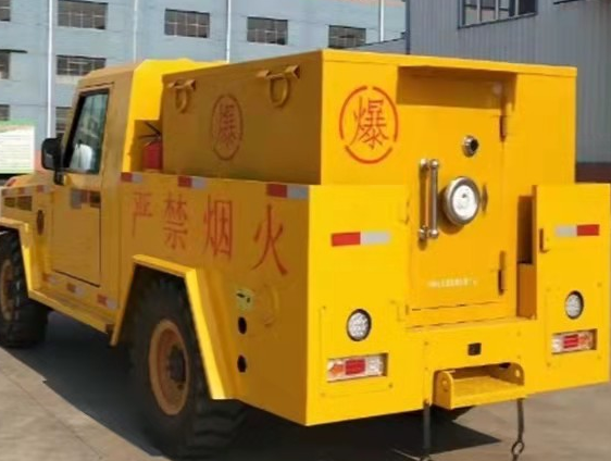 安泽凯龙爆破器材运输车：保障爆破任务的安全运行